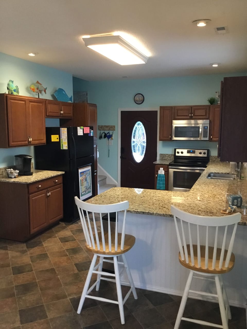 Fully equipped kitchen.