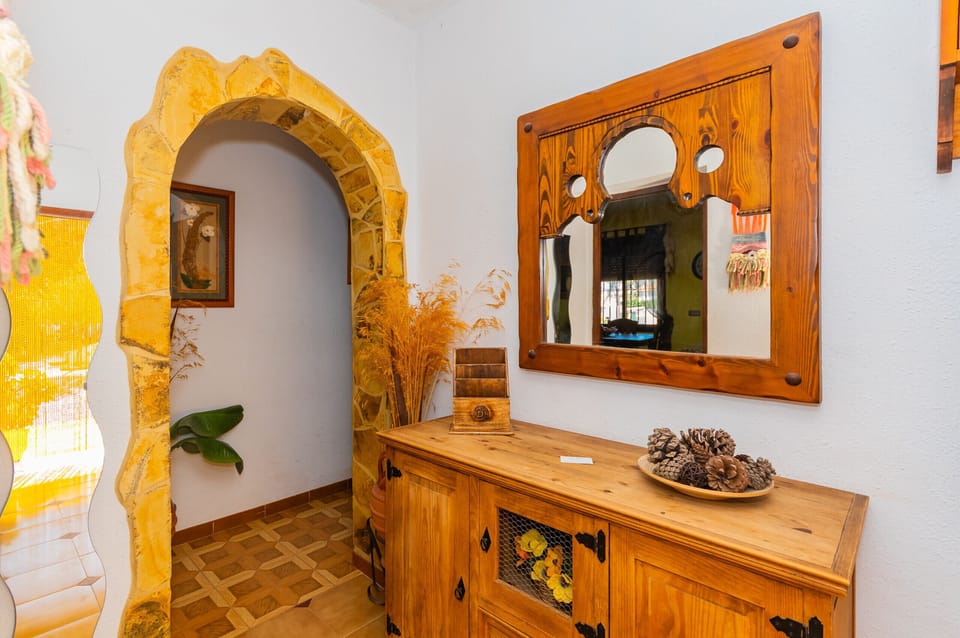 Enjoy the terrace of this Finca in Alhaurín de la Torre