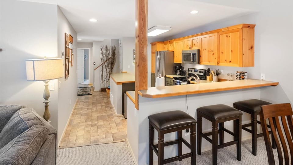 Breakfast bar seating for 3