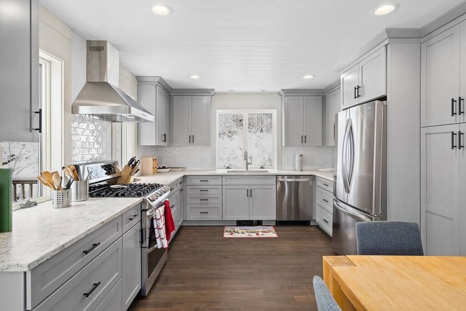 Brand new kitchen with all new appliances, and plenty of seating for your group.