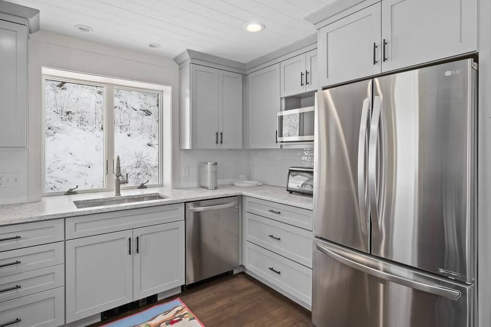All brand new stainless steel appliances.