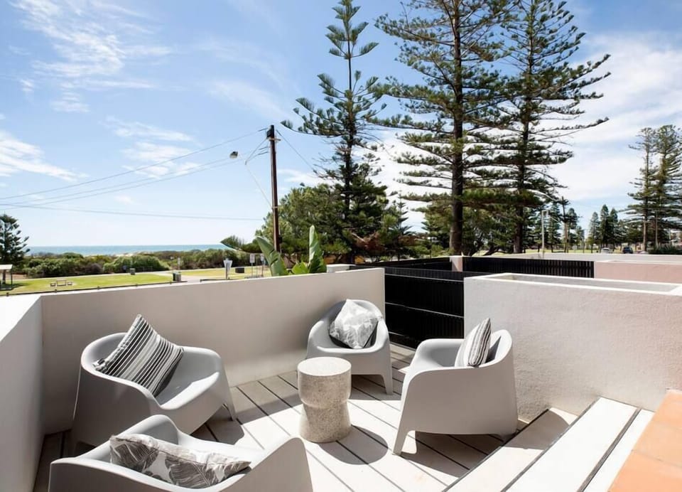 Front deck