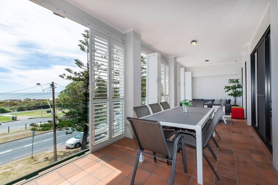 Outdoor deck