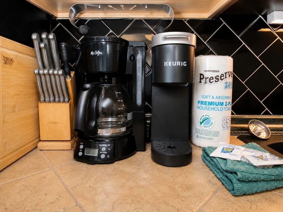 Regular and Keurig coffee maker