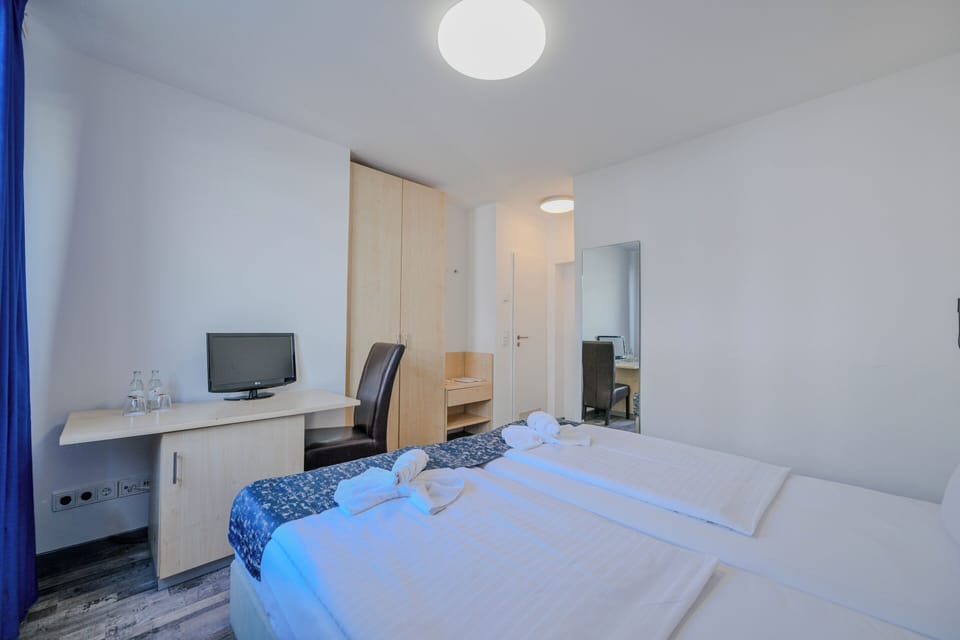 Superior Twin Room | In-room safe, iron/ironing board, free cribs/infant beds, free WiFi