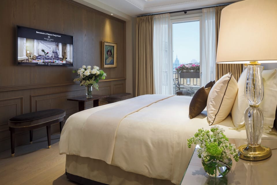 Panoramic Suite (Milano) | Premium bedding, down comforters, minibar, in-room safe
