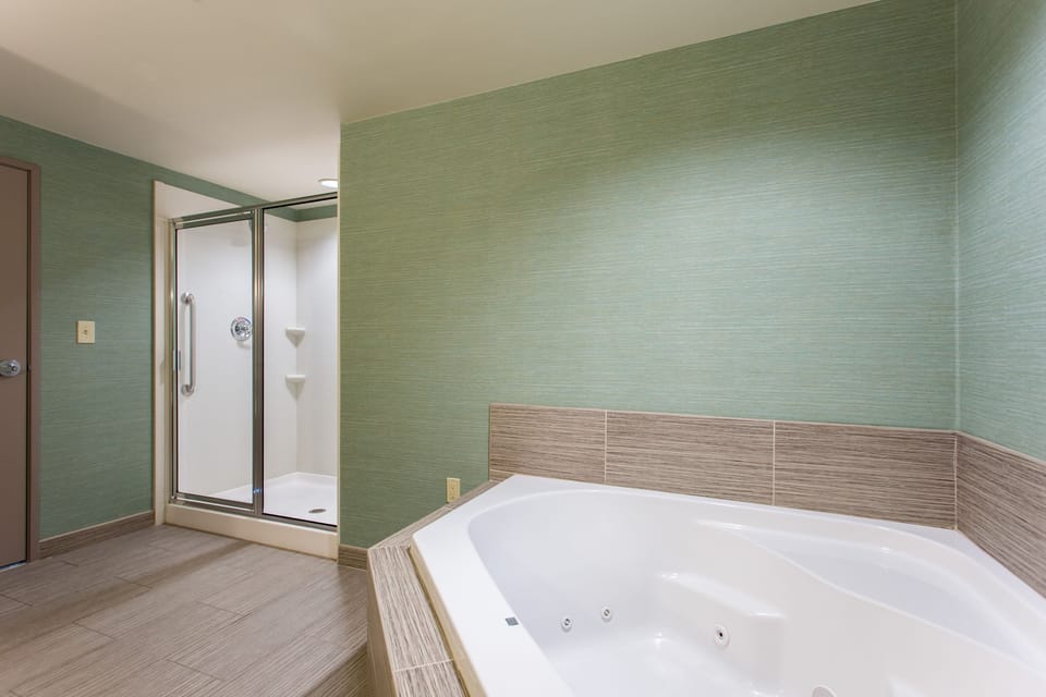 Suite, 1 Bedroom, Jetted Tub | Premium bedding, desk, laptop workspace, blackout drapes