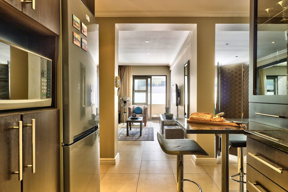 Basic Double Room | Private kitchen | Fridge, microwave, oven, stovetop