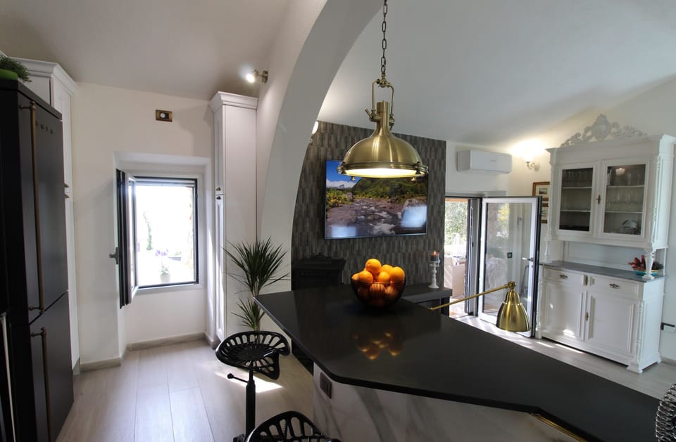 House, 3 Bedrooms | Private kitchen | Full-size fridge, stovetop, dishwasher, highchair