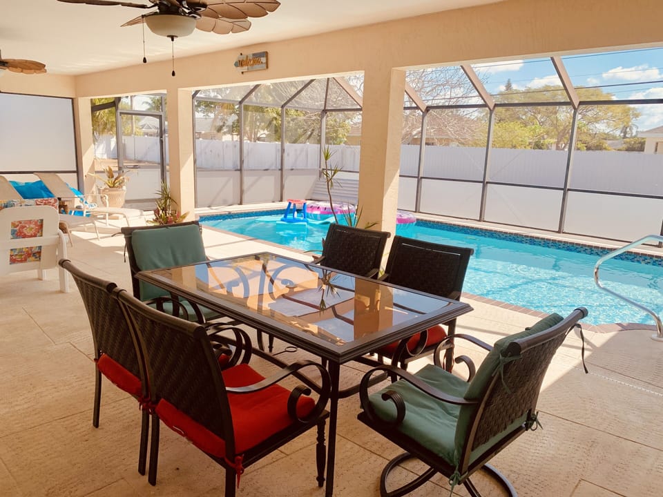 Spacious lanai !