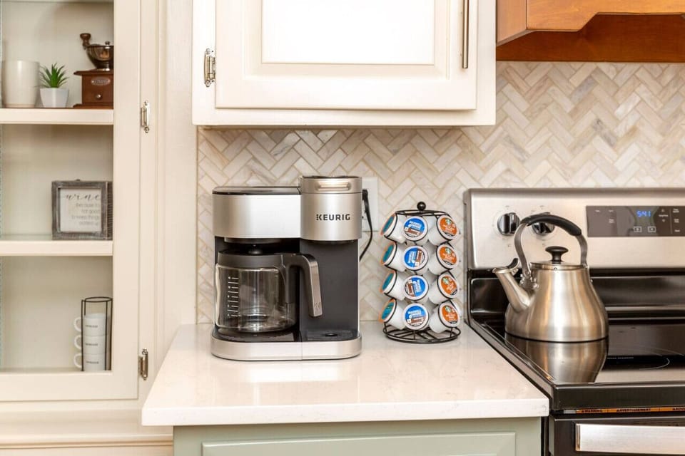 Coffee maker, kcup and drip