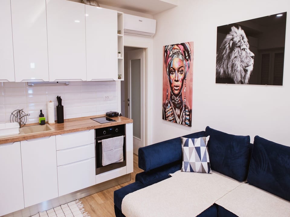 Apartment (One Bedroom Apartment with Patio) | Interior
