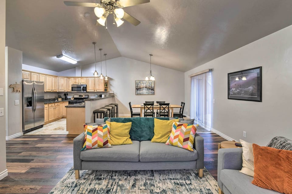 Main Living Space | Fireplace