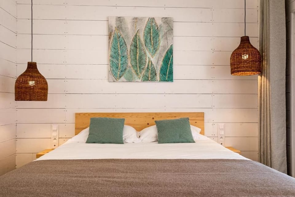 Lodge Lovely | Premium bedding, in-room safe, desk, blackout drapes