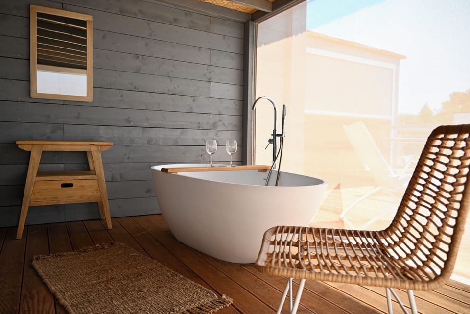 Lodge Crazy | Premium bedding, in-room safe, desk, blackout drapes