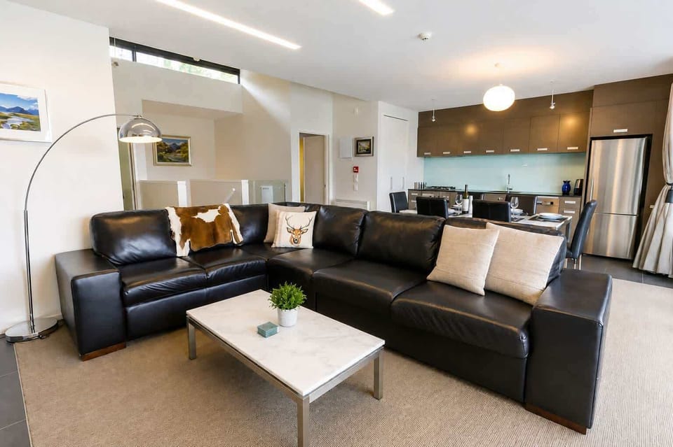 Open plan living with postcard views 