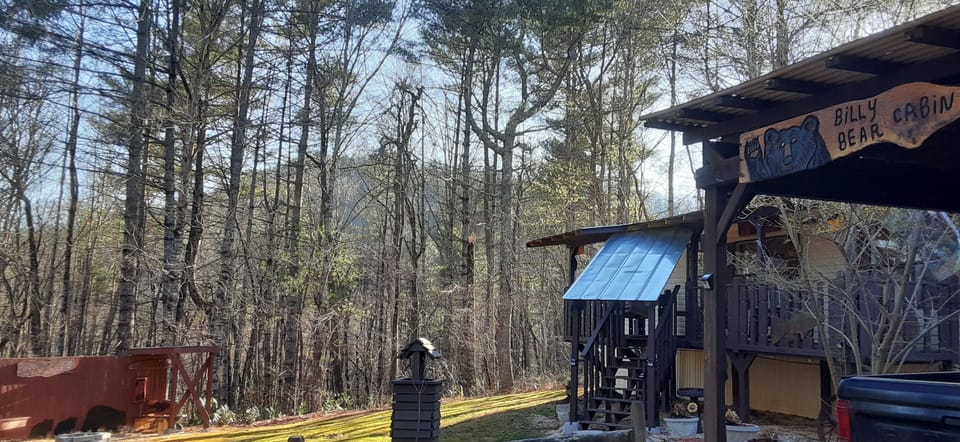 BIG BEAUTIFUL MOUNTAIN ON SOUTHERN SIDE OF BILLY BEAR 