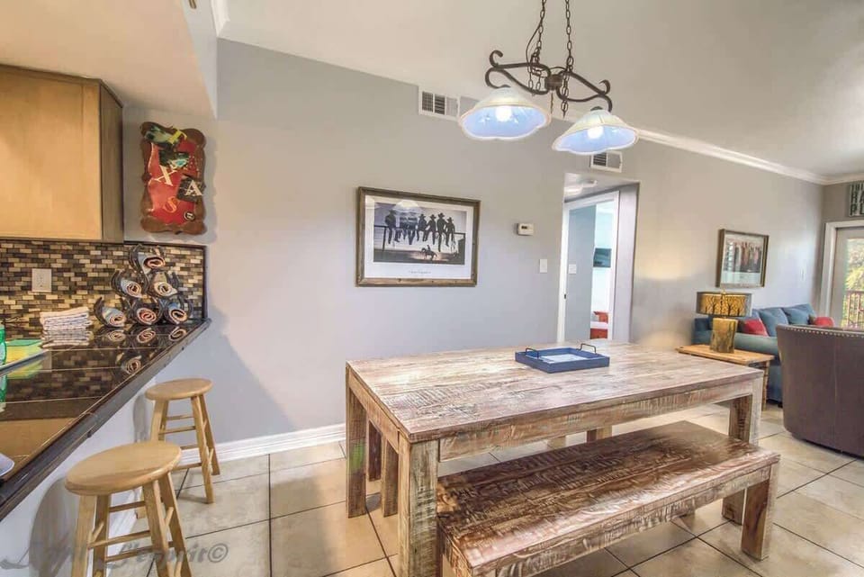 Dining table and breakfast bar.
