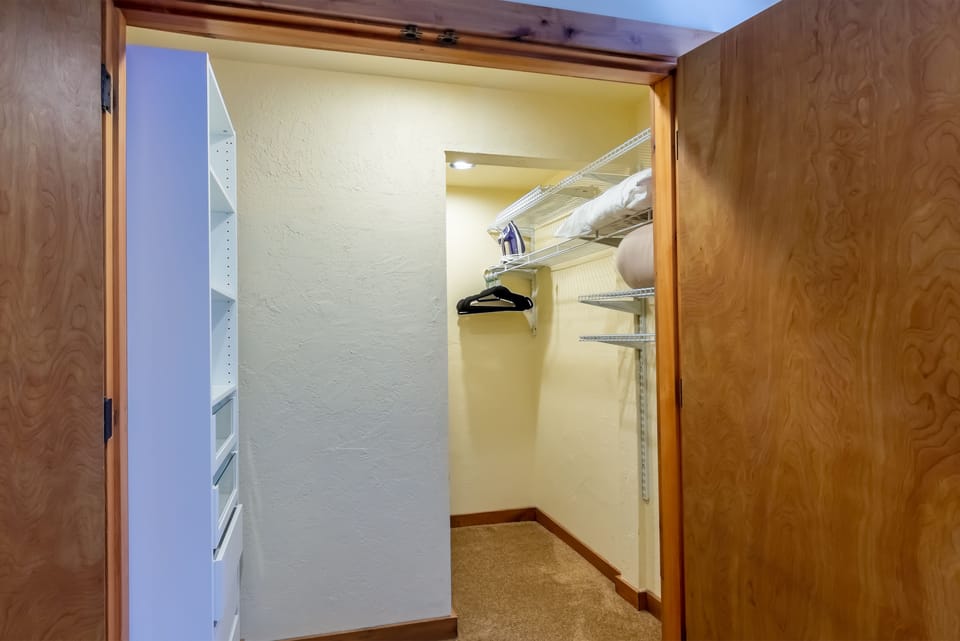 Ensuite Bedroom Walk In Closet