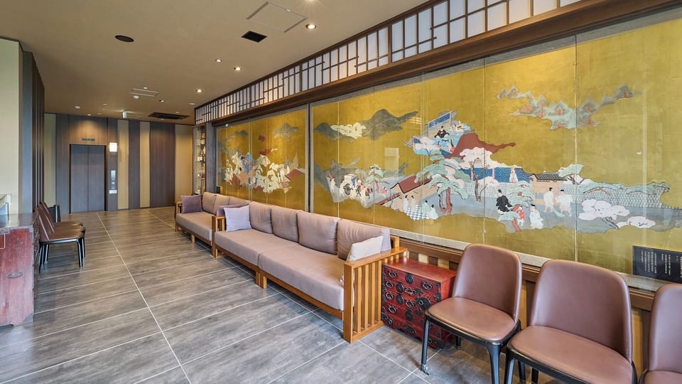 ・[Lobby] Decorated with folding screens and pottery that are hundreds of years old. Please enjoy the Japanese atmosphere.
