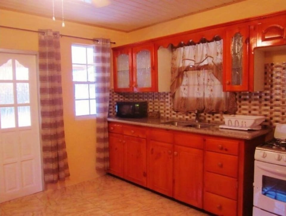 ONE (1) BEDROOM APARTMENT - Kitchen