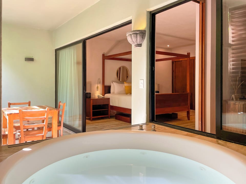 Junior Room, 1 King Bed, Balcony, Garden View | Premium bedding, down comforters, in-room safe, blackout drapes