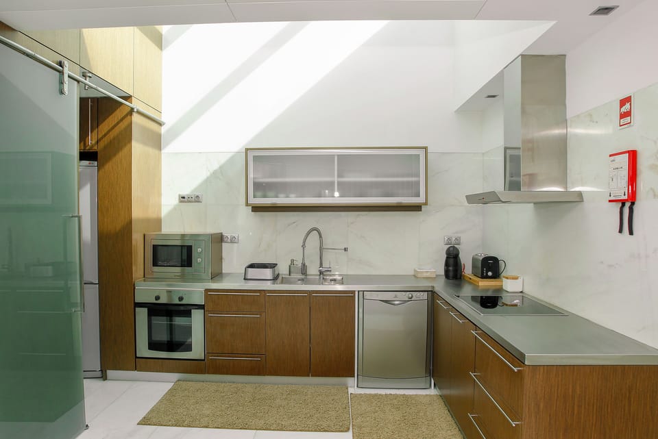 Design Apartment, 3 Bedrooms, Kitchen, City View | Private kitchen | Full-size fridge, microwave, oven, stovetop