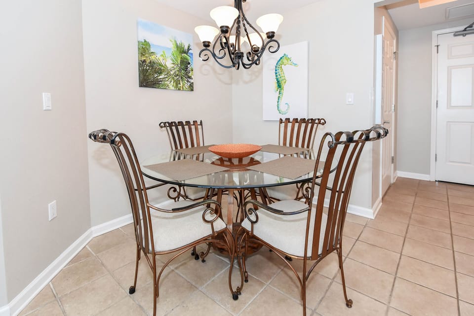 Silver Beach Towers West 1502- Dining Area