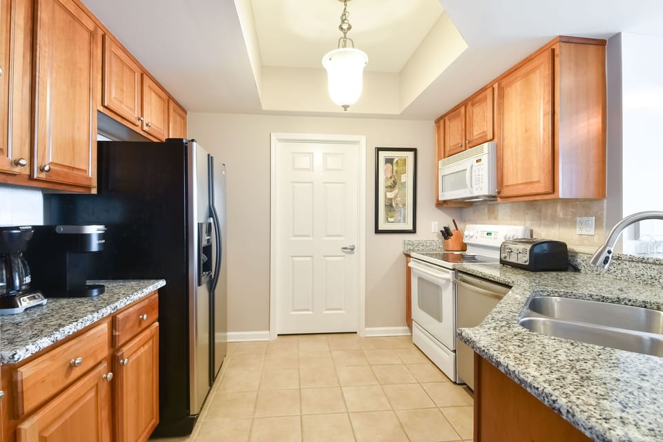 Silver Beach Towers West 1502- Fully Equipped Kitchen