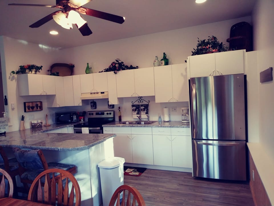 Full Kitchen 