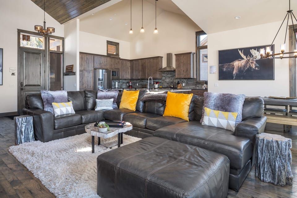 The open living room is the perfect place to relax after a fun day on the slopes & trails