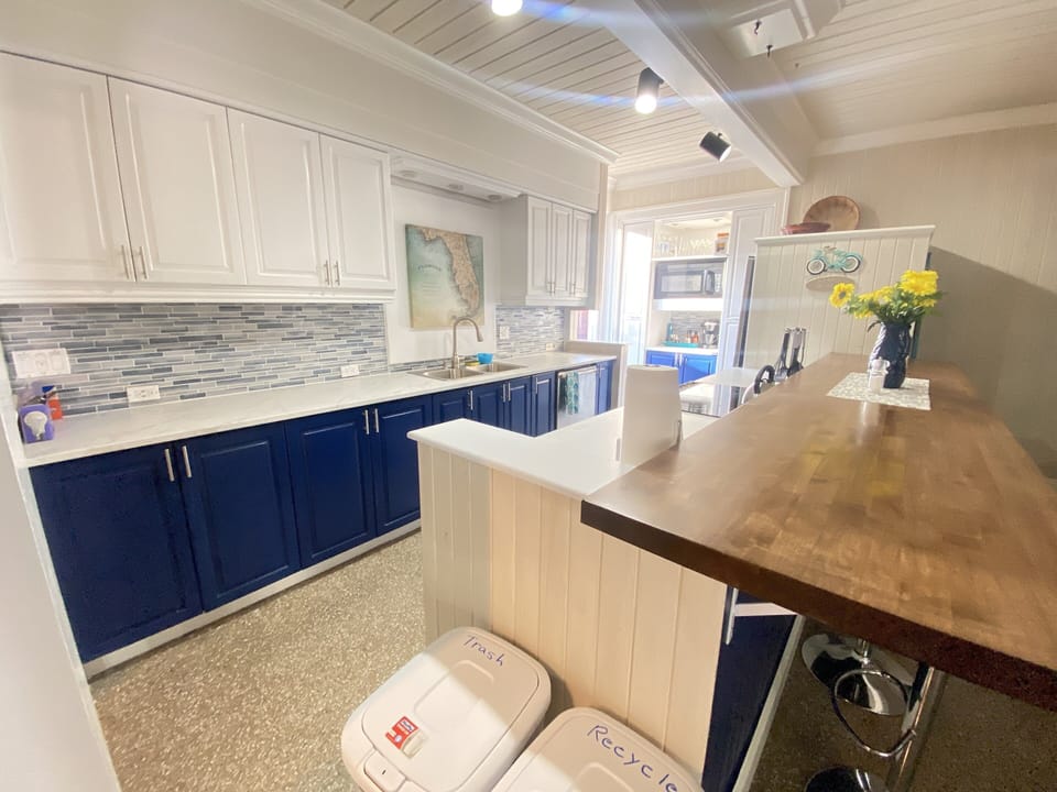 Butcher block kitchen counter bar w seating for five