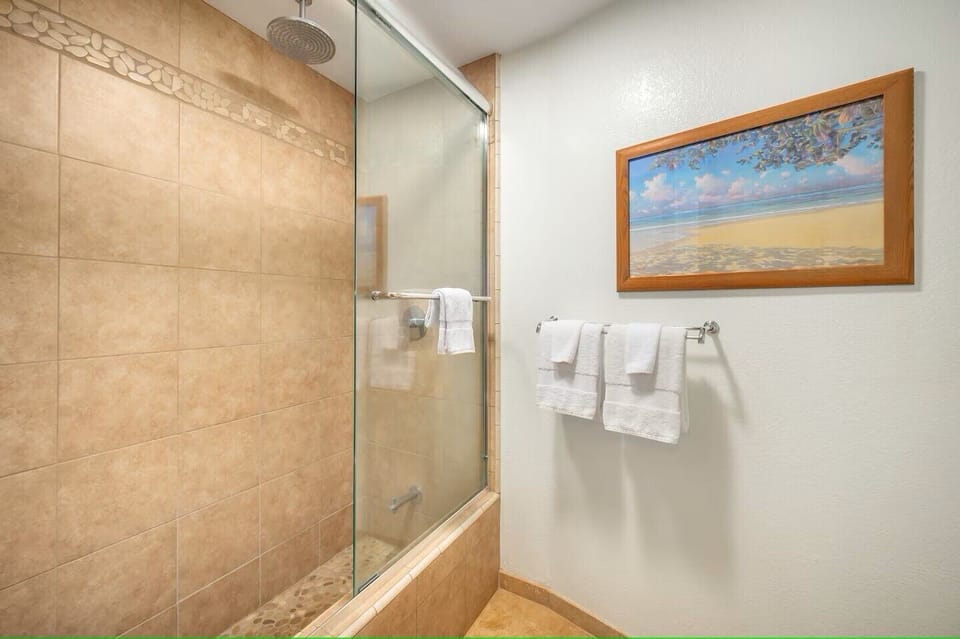 Makahuena 5103 Primary Shower