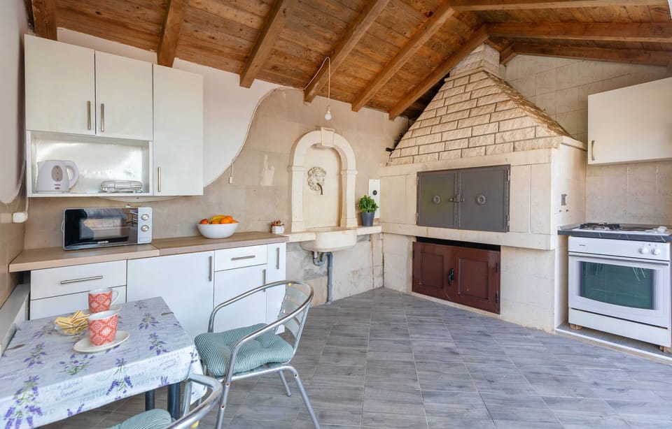 Double Room (Double Room with Private Bathroom) | Property amenity