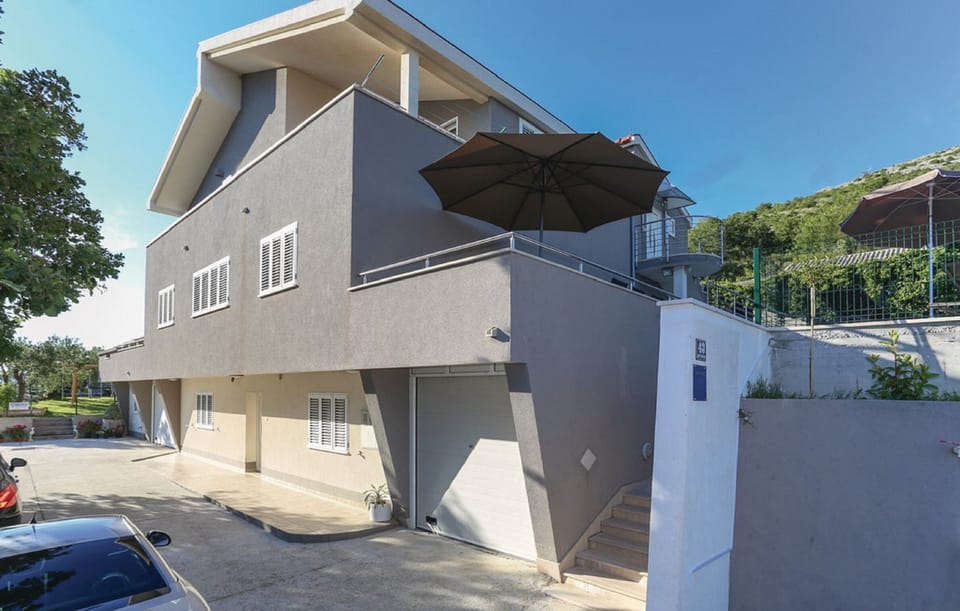 Villa (Four-Bedroom Apartment with Private P) | Exterior