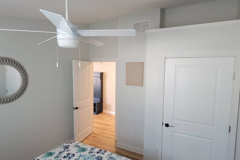 Guest bedroom