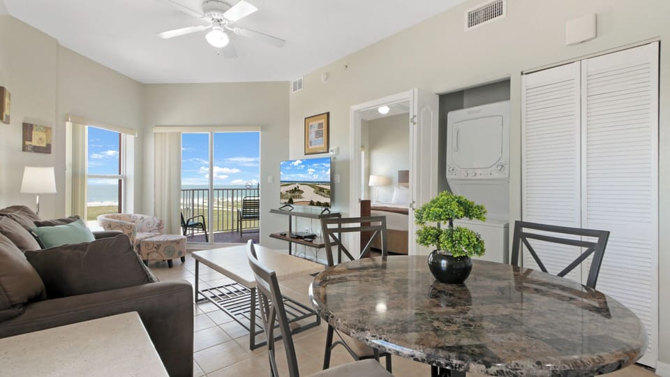 Surf Beach Room 601 Living Room (3)