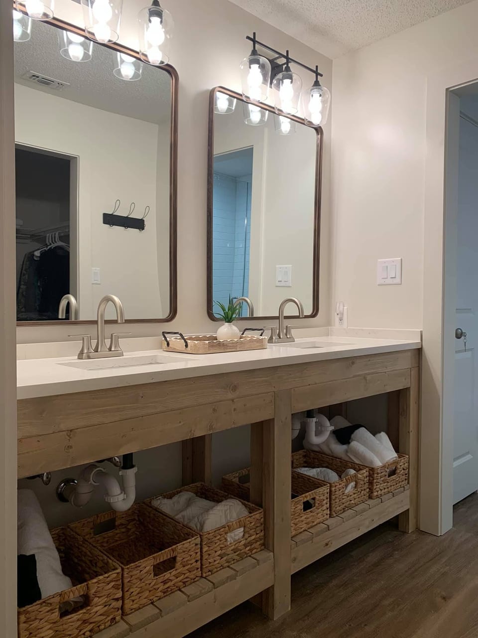 Master vanity