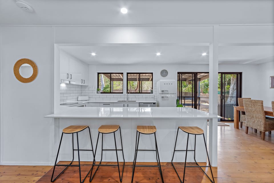 Breakfast bar