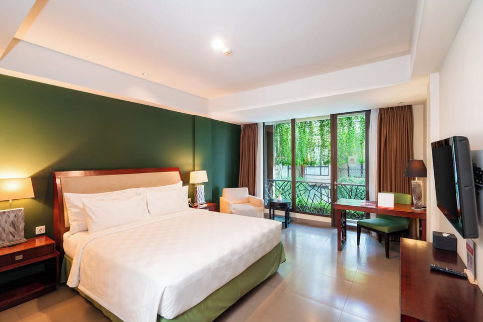 Grand Deluxe Double | Premium bedding, in-room safe, desk, laptop workspace
