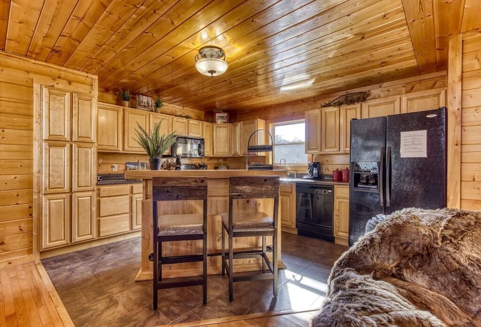 Serenity's fully equipped kitchen