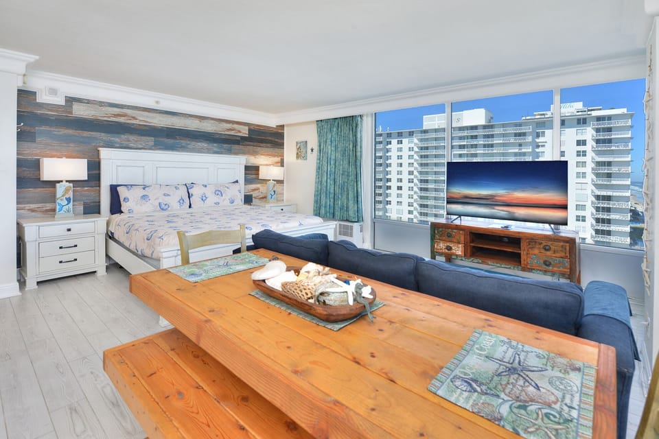 Panoramic Oceanfront Room