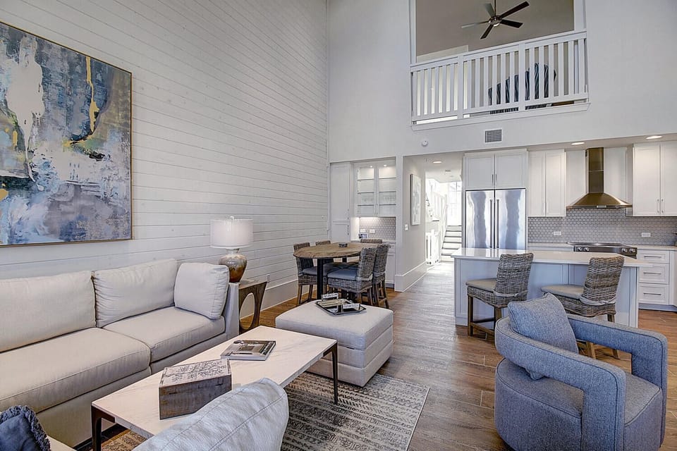 3rd Floor, Main Living Area