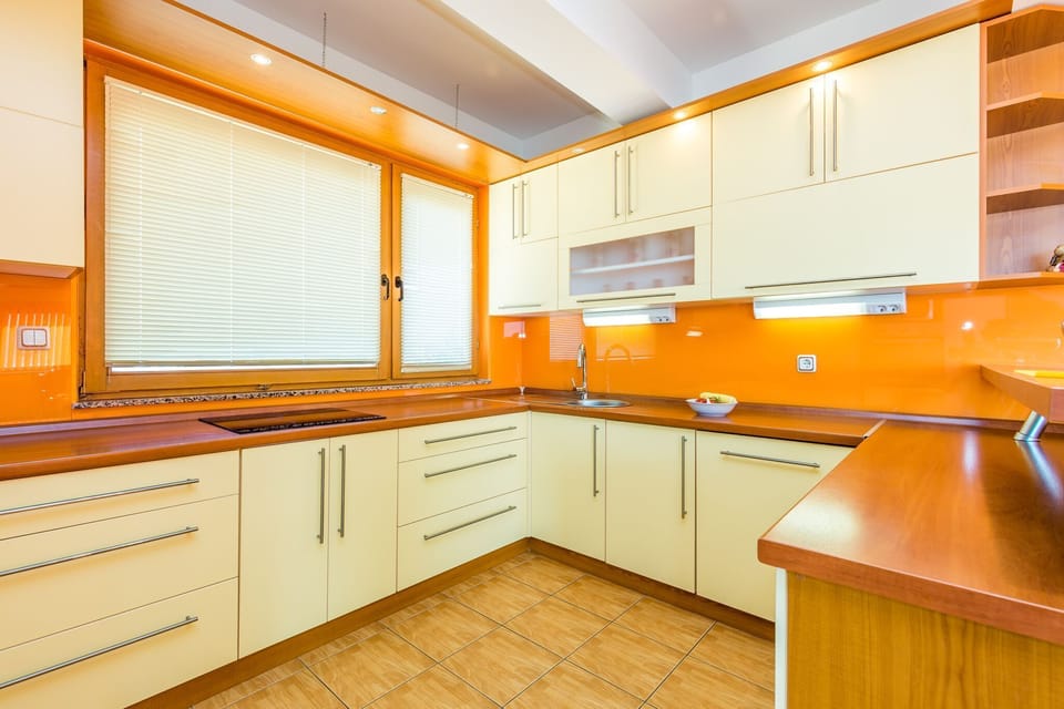 Private kitchen | Fridge, microwave, oven, stovetop