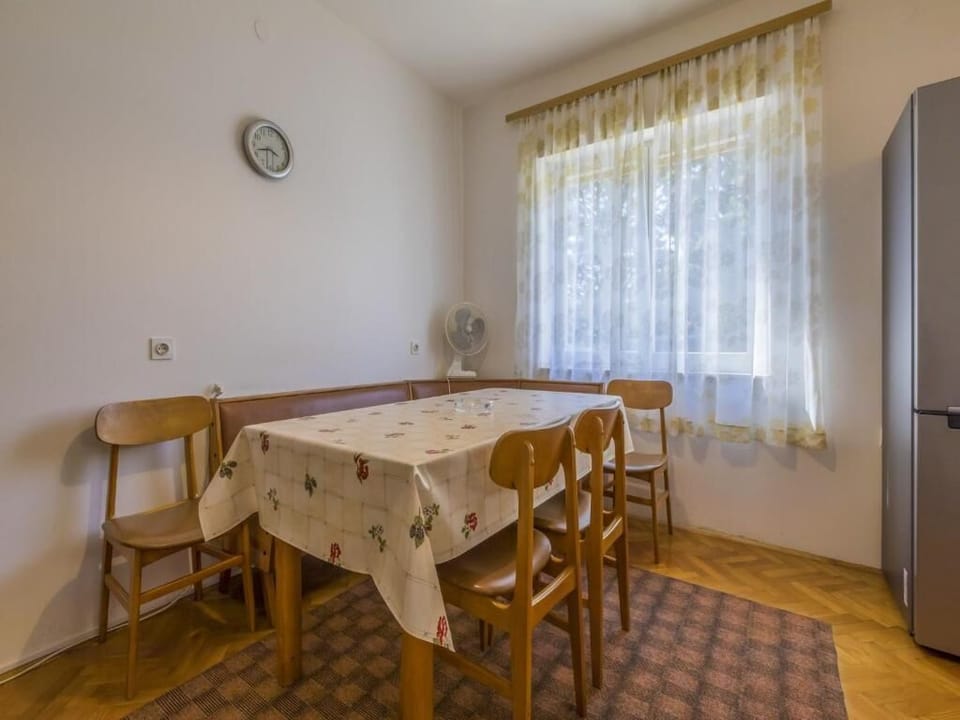 Apartment (A1) | Dining