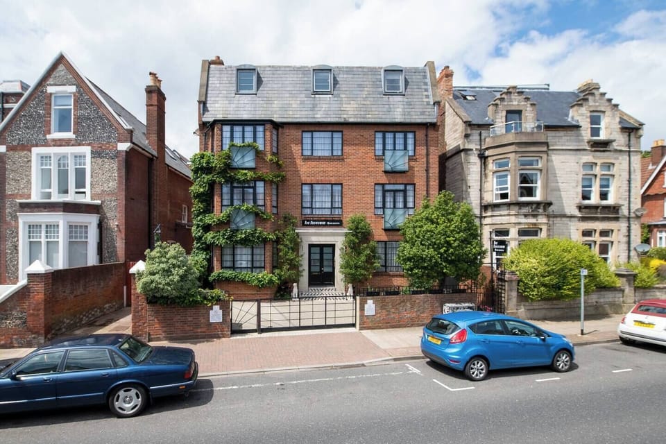 Property has many Art Deco inspired styling details