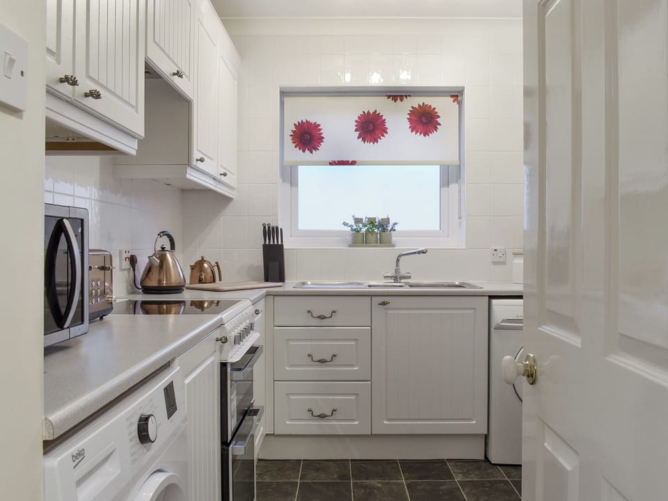Kitchen | Sea Views Three - 38 - Sea View Cottages, Knipe Point, near Cayton