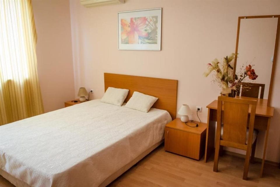 Iron/ironing board