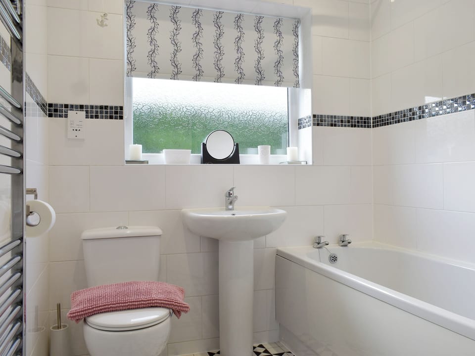 Bathroom | Sea View Cottages- North Sea Views - Sea View Cottages, Knipe Point, near Cayton