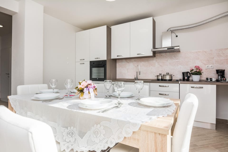 Standard Apartment, Multiple Bedrooms (Pool Apartment Bakija 2) | Private kitchen | Fridge, microwave, oven, stovetop